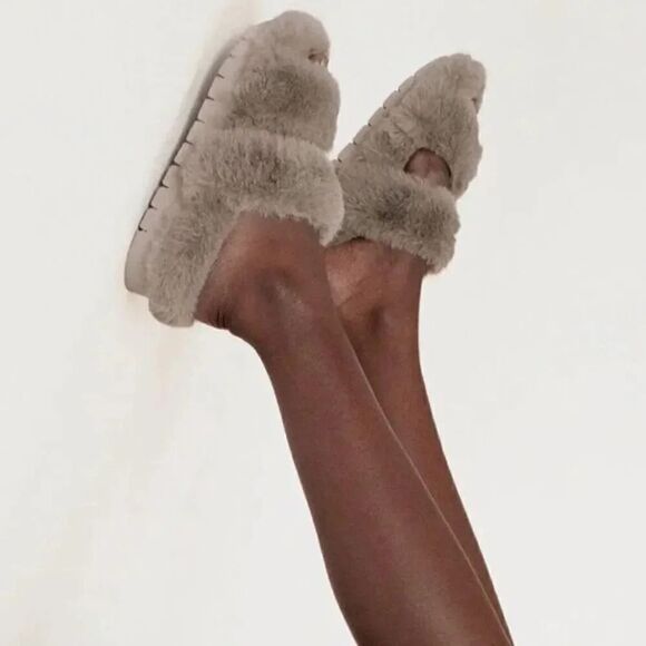 ZARA FAUX FUR LOW HEEL SANDALS‎ - Picture 4 of 10